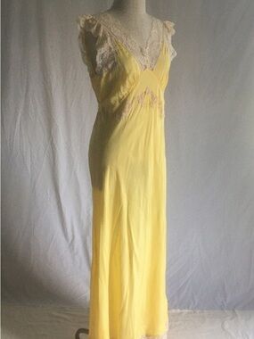 ISO  VINTAGE Yellow Lace-Trim Long Slip Nightgown (J.peterman brand)